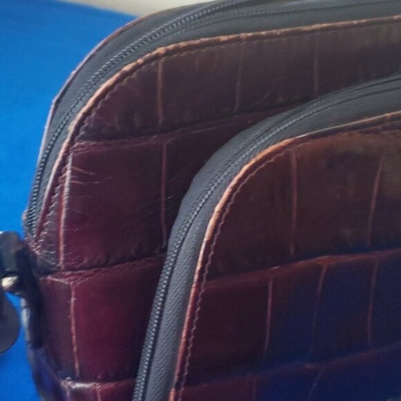 VTG Brighton Burgundy leather crocodile embossed shoulder bag - Picture 11 of 11